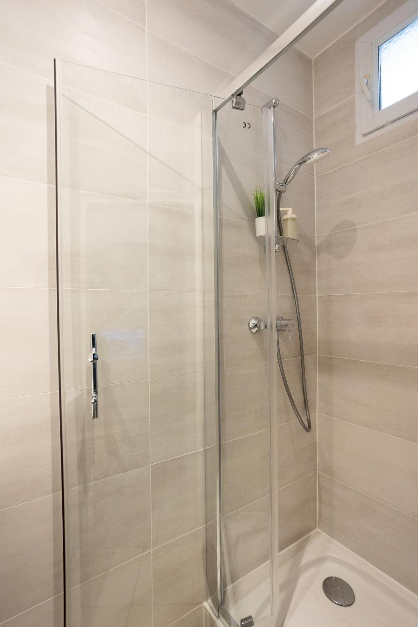 Appartement En Plein Coeur De Deuxieme Arrondissement Quartier Montergueil Chatelet