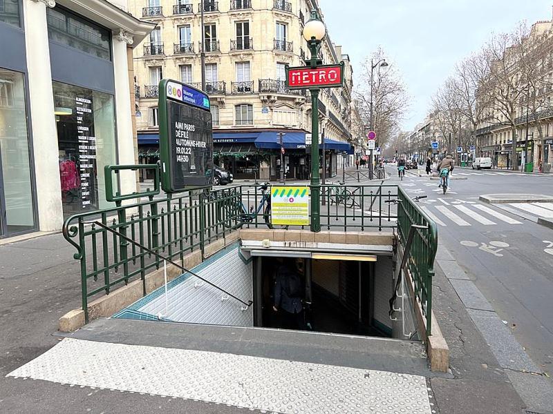 Appartement En Plein Coeur De Deuxieme Arrondissement Quartier Montergueil Chatelet *